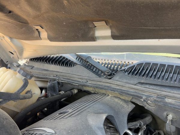 03-06 Chevy Suburban 1500 Passenger Right Windshield Wiper Arm Oem Blade Lever — photo 3