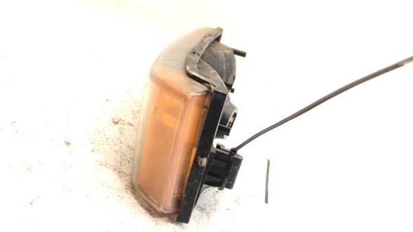 03-07 Silverado 1500 Passenger Right Front Turn Signal Light Lamp Fender Mounted — photo 7