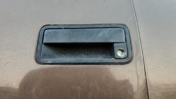 1994 Suburban 1500 Outside Door Handle LH — photo 5