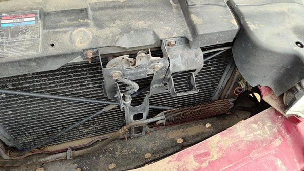 1996-2002 Cadillac Eldorado Hood Latch Assembly With Bracket Oem 88955750 — photo 3