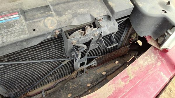 1996-2002 Cadillac Eldorado Hood Latch Assembly With Bracket Oem 88955750 — photo 4