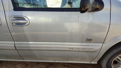 2000 Chevrolet Venture Front Door RH Silver 17U