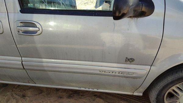 2000 Chevrolet Venture Front Door RH Silver 17U — photo 2