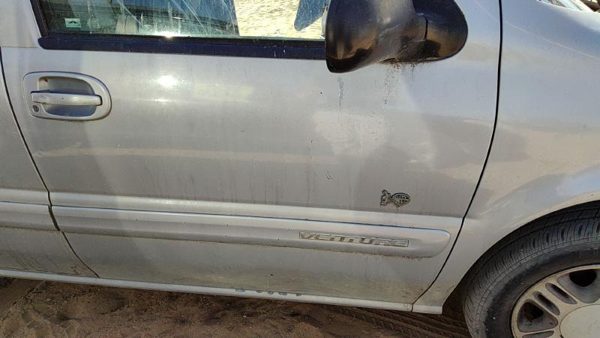 2000 Chevrolet Venture Front Door RH Silver 17U — photo 3
