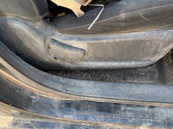 2014 Nissan Sentra Seat Track RH Charcoal G — photo 1