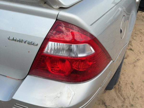 2005-2007 Ford Fivehundred Passenger Right Tail Light Brake Lamp Oem Rear — photo 4
