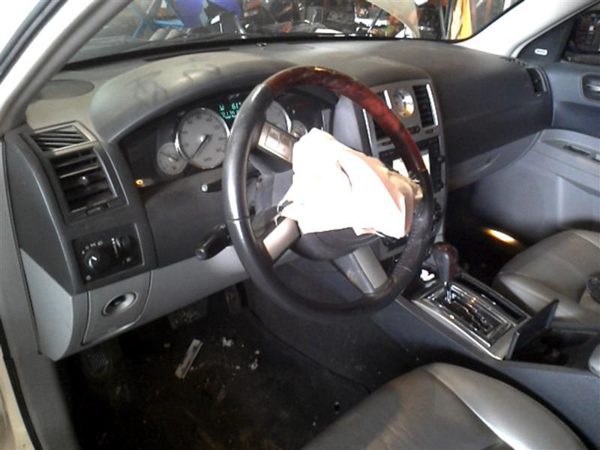2006 Chrysler 300 — vehicle photo 4