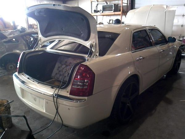 2006 Chrysler 300 — vehicle photo 6