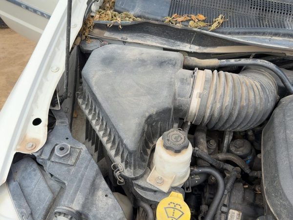 11-16 Town & Country Air Intake Cleaner Filter Box Housing With Tube 3.6L — photo 3