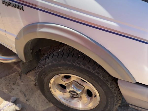 1993-1997 Ford Ranger Passenger Right Front Fender Flare Wheel Lip Moulding OEM — photo 1