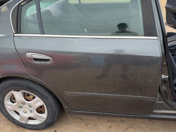 2005 Nissan Altima Rear Door RH Smoke K11 — photo 3