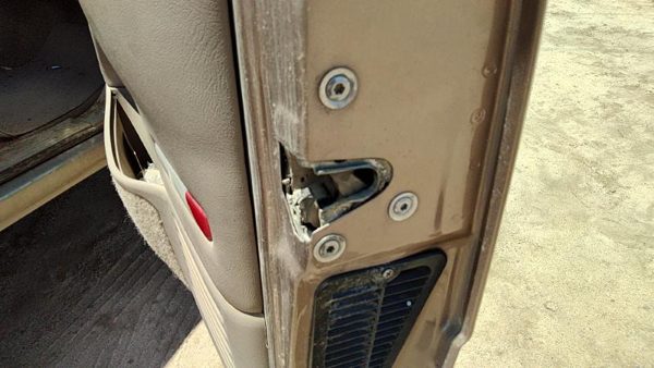 1992-2000 Silverado 2500 Passenger Right Front Door Latch With Rods/Cables Oem — photo 1