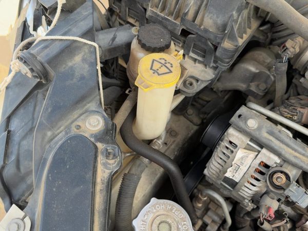 08-10 Town & Country Windshield Washer Fluid Reservoir With Pump Oem Wiper Tank — photo 4