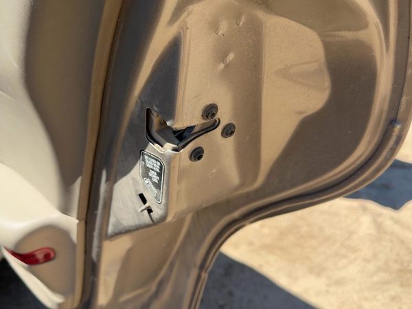 00-05 Buick Lesabre Passenger Right Rear Door Latch With Rods/Cables Oem Back — photo 3