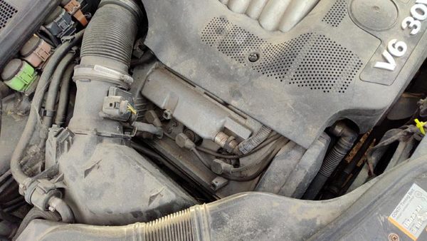 1998-2005 Vw Passat Passenger Right Valve Cover Oem 2.8L 78103472R — photo 3
