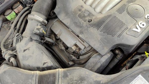 1998-2005 Vw Passat Passenger Right Valve Cover Oem 2.8L 78103472R — photo 2