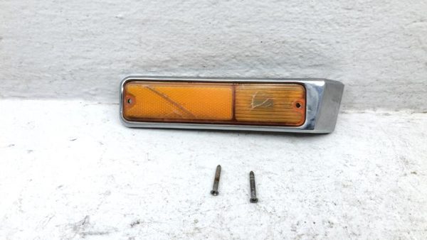 84-91 Grand Wagoneer Passenger Right Front Turn Signal Light Lamp Fender Mounted — photo 1