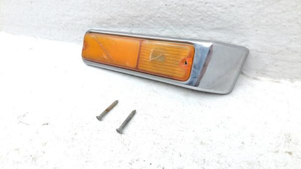 84-91 Grand Wagoneer Passenger Right Front Turn Signal Light Lamp Fender Mounted — photo 4