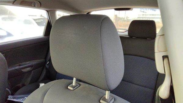 2004-2009 Mazda 3 Pair Of Front Headrests Oem Left Right Set Seat — photo 1