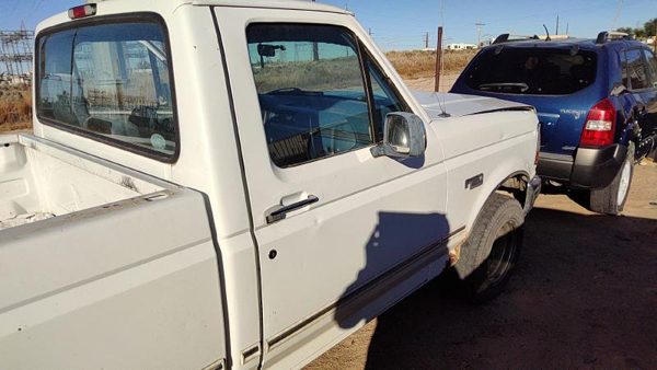 1995 Ford F150 Front Door RH White — photo 2