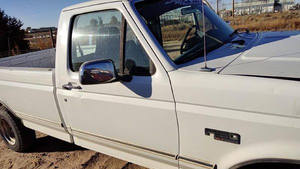 1995 Ford F150 Front Door RH White — photo 1