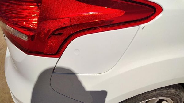 2012-2018 Ford Focus Fuel Tank Door With Hinge Gas Lid Oem Filler White Yz — photo 1