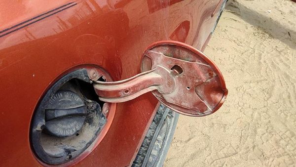 2005-2010 Chevy Cobalt Fuel Tank Door With Hinge Gas Lid Oem Filler Orange 56U — photo 5