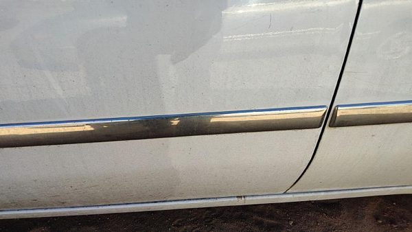 2006-2009 Gmc Envoy Driver Left Front Moulding From Door Oem Trim Strip 10362707 — photo 2