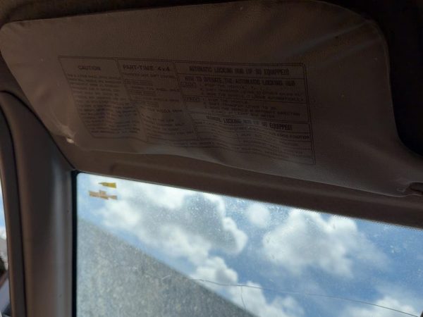 1988-1995 Isuzu Pup Driver Left Sun Visor Oem Gray — photo 3