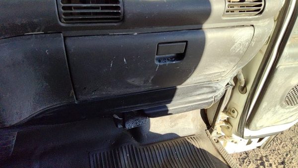 1995-2007 Isuzu Npr Glove Box Assembly Complete Door With Latch Oem Gray — photo 4