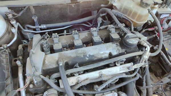2011 Chevrolet Malibu Valve Cover Chevy 2.4L — photo 3