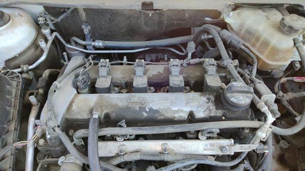 2011 Chevrolet Malibu Valve Cover Chevy 2.4L — photo 5