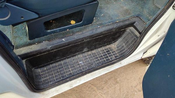 85-94 Gmc Safari Passenger Right Front Lower Sill Step Moulding Trim Panel Oem — photo 2