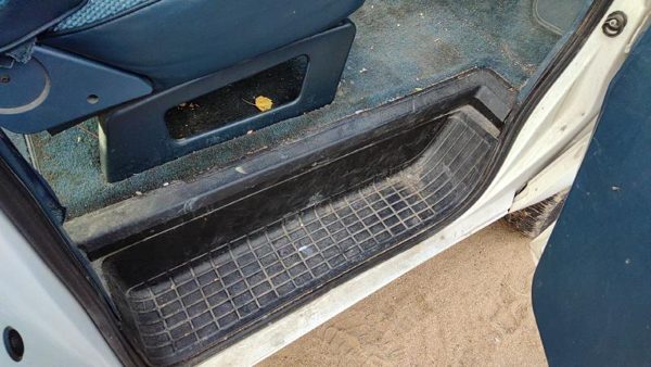 85-94 Gmc Safari Passenger Right Front Lower Sill Step Moulding Trim Panel Oem — photo 3
