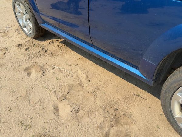 04-06 Vue Redline Driver Left Lower Rocker Moulding Side Skirt Pacific Blue 91U — photo 1