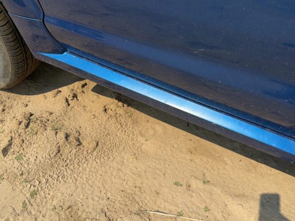 04-06 Vue Redline Driver Left Lower Rocker Moulding Side Skirt Pacific Blue 91U — photo 4
