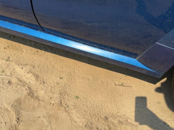 04-06 Vue Redline Driver Left Lower Rocker Moulding Side Skirt Pacific Blue 91U — photo 3