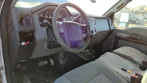 2015 Ford F250 Truck Cab — photo 5
