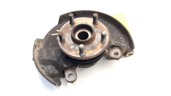 85-86 Toyota Camry Passenger Right Front Spindle Steering Knuckle With Wheel Hub — photo 2