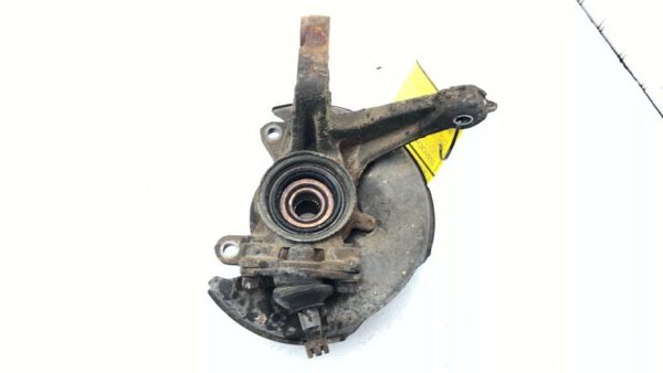 85-86 Toyota Camry Passenger Right Front Spindle Steering Knuckle With Wheel Hub — photo 3