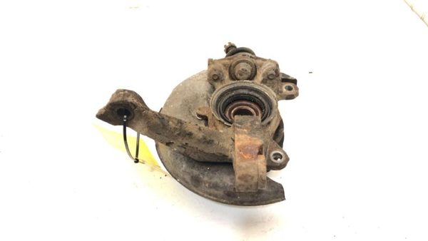 85-86 Toyota Camry Passenger Right Front Spindle Steering Knuckle With Wheel Hub — photo 6