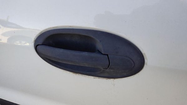 2007 Ford Freestar Outside Door Handle RH — photo 1