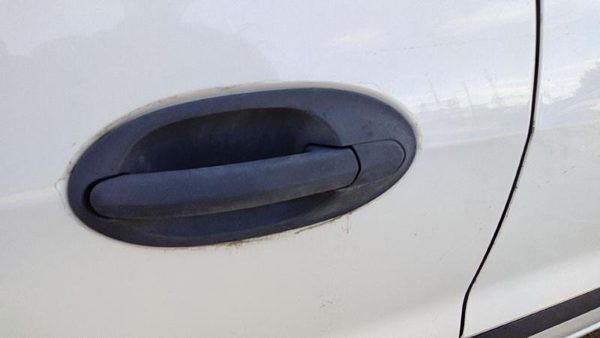 2007 Ford Freestar Outside Door Handle RH — photo 2