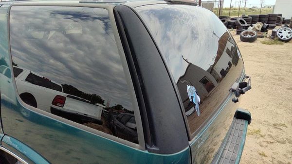 1995-1997 S10 Blazer Driver Left Rear Moulding On Quarter Panel Oem — photo 5