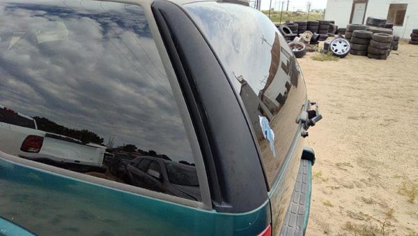 1995-1997 S10 Blazer Driver Left Rear Moulding On Quarter Panel Oem — photo 1