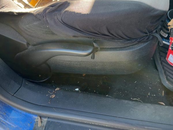 2002 Vw Jetta Passenger Right Side Seat Trim Panel Oem Black — photo 2
