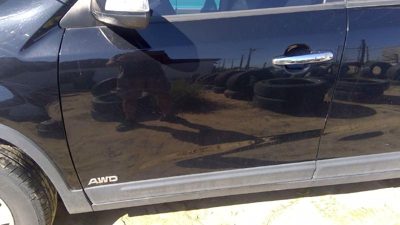 2011 Kia Sorento Front Door LH Gray H9