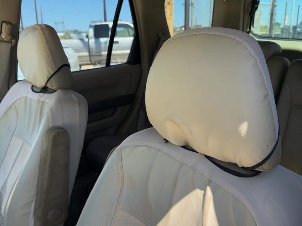 2005-2006 Honda Crv Pair Of Front Headrests Oem Left Right Set Seat Tan — photo 1