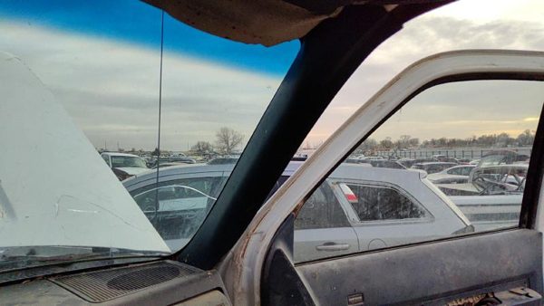 91 Chevy Silverado 1500 Passenger Right A Pillar Trim Windshield Post Panel Blue — photo 3