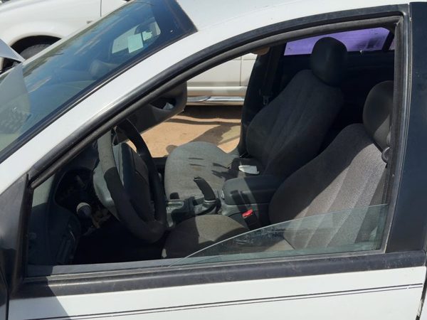 1995-2005 Chevy Cavalier Driver Left Front Side Window Door Glass Oem Sdn — photo 1